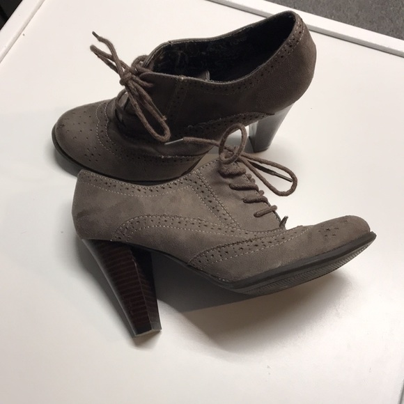 Fioni - booties - I - Picture 2 of 8